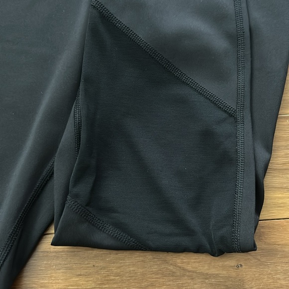 Old Navy PowerSoft Leggings Size S Petite Black NWOT! - Picture 3 of 6